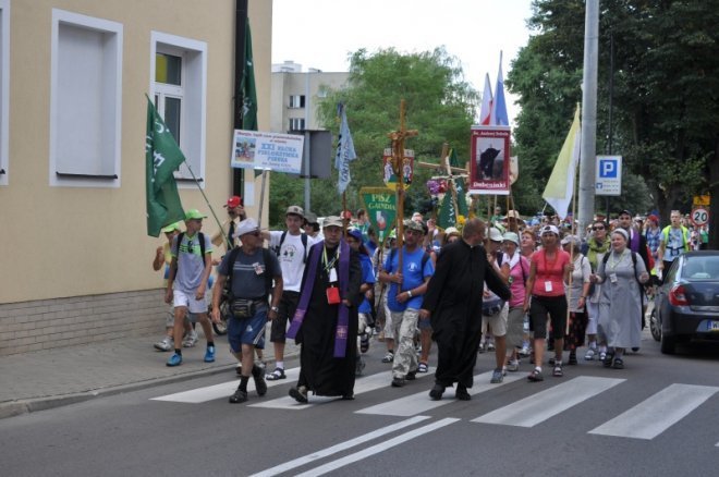 Piesza pielgrzymka z Ełku odwiedziła Ostrołękę [31.07.2013] - zdjęcie #33 - eOstroleka.pl