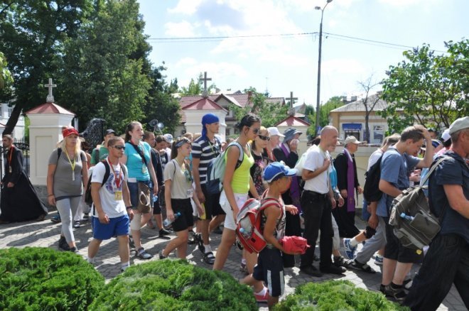Piesza pielgrzymka z Ełku odwiedziła Ostrołękę [31.07.2013] - zdjęcie #52 - eOstroleka.pl