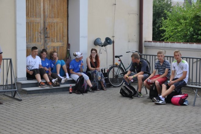 Piesza pielgrzymka z Ełku odwiedziła Ostrołękę [31.07.2013] - zdjęcie #8 - eOstroleka.pl