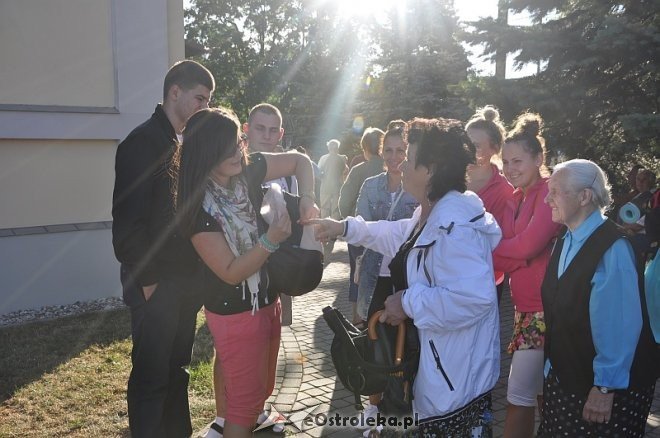 Ostrołęcka grupa pątników wyruszyła na łomżyńską pielgrzymkę na Jasną Górę [01.08.2013] - zdjęcie #5 - eOstroleka.pl