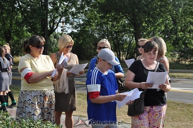 Ostrołęczanie uczcili pamięć poległych w Powstaniu Warszawskim [01.08.2013] - zdjęcie #9 - eOstroleka.pl