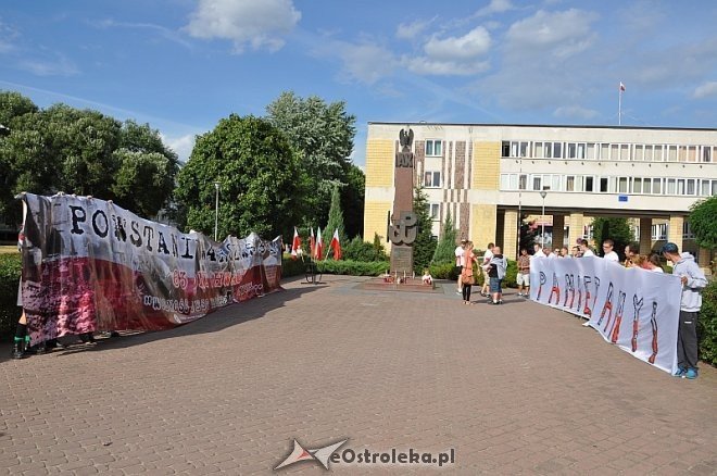 Ostrołęczanie uczcili pamięć poległych w Powstaniu Warszawskim [01.08.2013] - zdjęcie #10 - eOstroleka.pl
