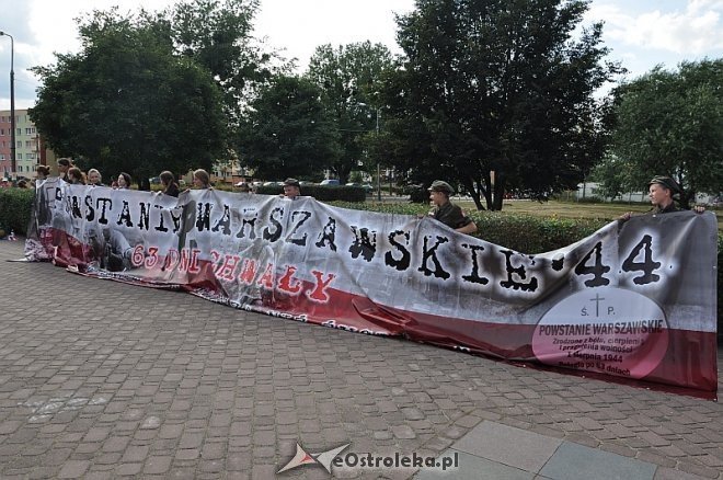 Ostrołęczanie uczcili pamięć poległych w Powstaniu Warszawskim [01.08.2013] - zdjęcie #15 - eOstroleka.pl