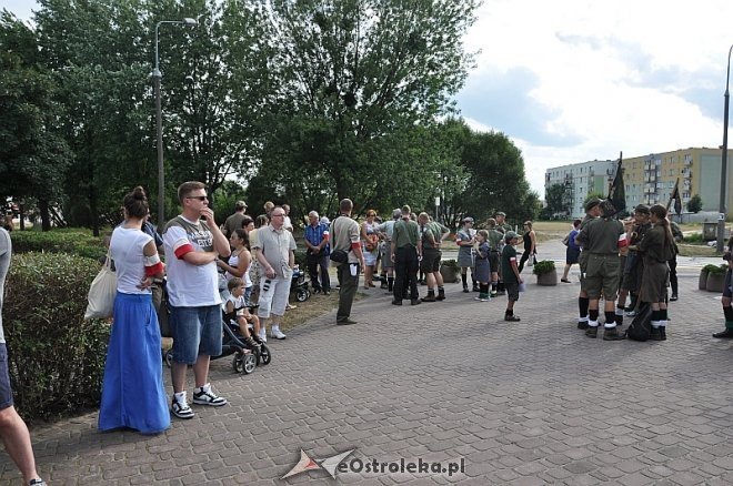 Ostrołęczanie uczcili pamięć poległych w Powstaniu Warszawskim [01.08.2013] - zdjęcie #29 - eOstroleka.pl