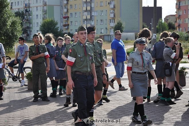 Ostrołęczanie uczcili pamięć poległych w Powstaniu Warszawskim [01.08.2013] - zdjęcie #35 - eOstroleka.pl
