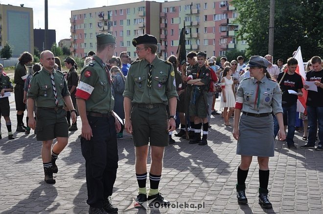 Ostrołęczanie uczcili pamięć poległych w Powstaniu Warszawskim [01.08.2013] - zdjęcie #37 - eOstroleka.pl