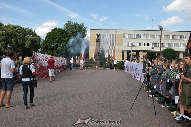 Ostrołęczanie uczcili pamięć poległych w Powstaniu Warszawskim [01.08.2013] - zdjęcie #44 - eOstroleka.pl