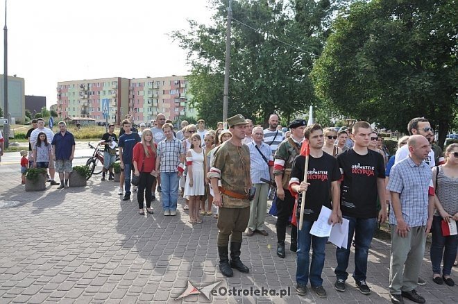 Ostrołęczanie uczcili pamięć poległych w Powstaniu Warszawskim [01.08.2013] - zdjęcie #46 - eOstroleka.pl