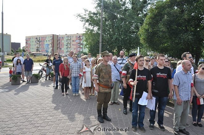 Ostrołęczanie uczcili pamięć poległych w Powstaniu Warszawskim [01.08.2013] - zdjęcie #36 - eOstroleka.pl