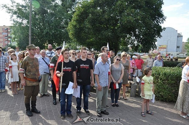 Ostrołęczanie uczcili pamięć poległych w Powstaniu Warszawskim [01.08.2013] - zdjęcie #47 - eOstroleka.pl
