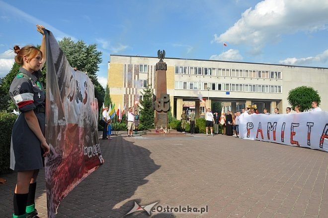 Ostrołęczanie uczcili pamięć poległych w Powstaniu Warszawskim [01.08.2013] - zdjęcie #34 - eOstroleka.pl