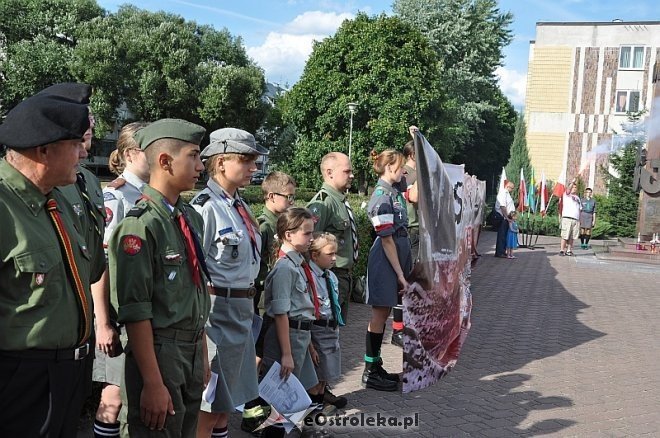Ostrołęczanie uczcili pamięć poległych w Powstaniu Warszawskim [01.08.2013] - zdjęcie #51 - eOstroleka.pl