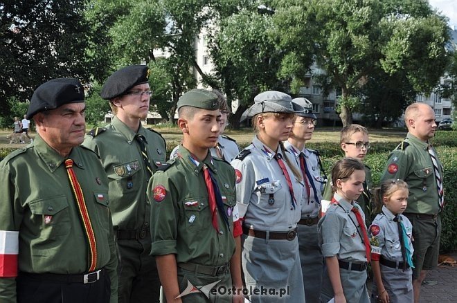 Ostrołęczanie uczcili pamięć poległych w Powstaniu Warszawskim [01.08.2013] - zdjęcie #57 - eOstroleka.pl