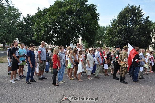 Ostrołęczanie uczcili pamięć poległych w Powstaniu Warszawskim [01.08.2013] - zdjęcie #62 - eOstroleka.pl