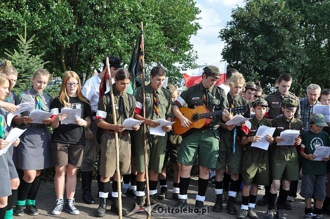 Ostrołęczanie uczcili pamięć poległych w Powstaniu Warszawskim [01.08.2013] - zdjęcie #1 - eOstroleka.pl