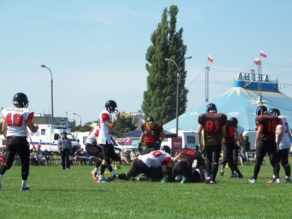 Polska Liga Futbolu Amerykańskiego: KFA KURPIE - Crusaders Warszawa B (18.08.2013) - zdjęcie #6 - eOstroleka.pl