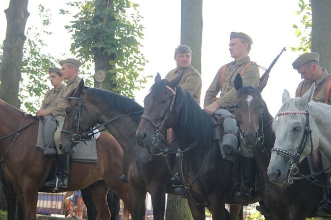 Uroczystości Patriotyczne „W Hołdzie Marynarzom i Ułanom Poległym na Ziemi Rzekuńskiej w 1920 Roku” [18.08.2013] - zdjęcie #73 - eOstroleka.pl