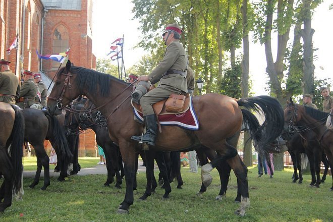 Uroczystości Patriotyczne „W Hołdzie Marynarzom i Ułanom Poległym na Ziemi Rzekuńskiej w 1920 Roku” [18.08.2013] - zdjęcie #72 - eOstroleka.pl