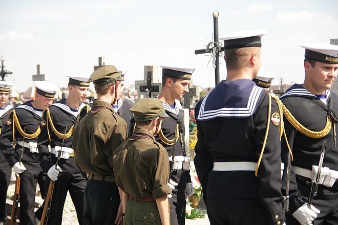 Uroczystości Patriotyczne „W Hołdzie Marynarzom i Ułanom Poległym na Ziemi Rzekuńskiej w 1920 Roku” [18.08.2013] - zdjęcie #40 - eOstroleka.pl