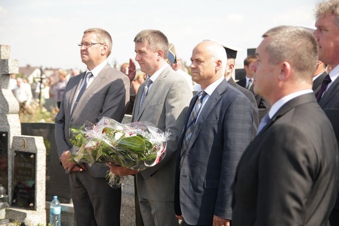 Uroczystości Patriotyczne „W Hołdzie Marynarzom i Ułanom Poległym na Ziemi Rzekuńskiej w 1920 Roku” [18.08.2013] - zdjęcie #36 - eOstroleka.pl