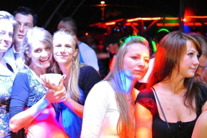 VII urodziny klubu Ibiza Zalesie [17.08.2013] - zdjęcie #98 - eOstroleka.pl