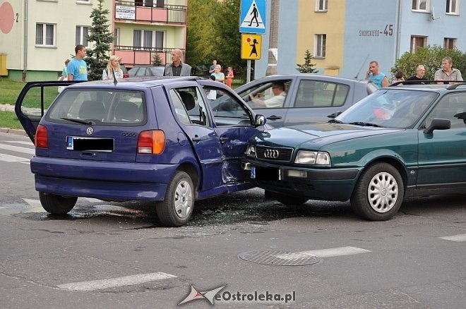 Kolizja na os Centrum [20.08.2013] - zdjęcie #16 - eOstroleka.pl