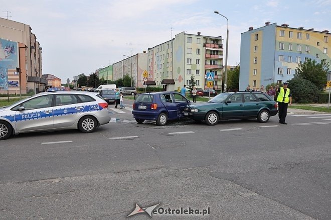 Kolizja na os Centrum [20.08.2013] - zdjęcie #9 - eOstroleka.pl