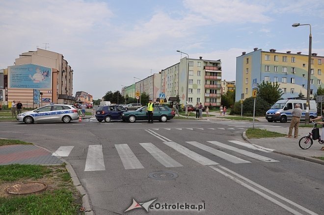 Kolizja na os Centrum [20.08.2013] - zdjęcie #2 - eOstroleka.pl