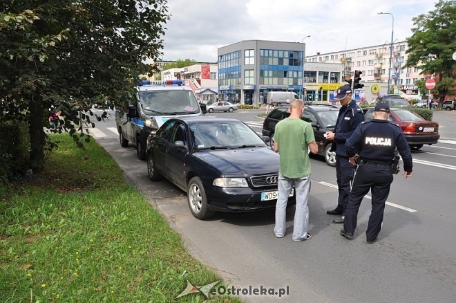 Ostrołęka: Kierowca audi zagapił się na karetkę i potrącił rowerzystę [22.08.2013] - zdjęcie #6 - eOstroleka.pl