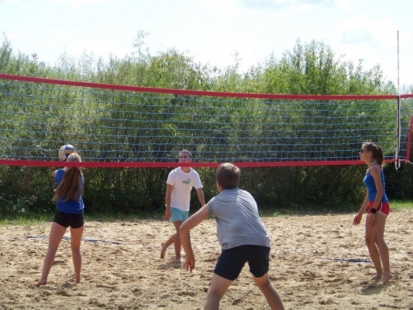 V Otwarty Turniej Plażowej Piłki Siatkowej Mikstów o Puchar Prezydenta Miasta Ostrołęki (24.08.2013) - zdjęcie #40 - eOstroleka.pl