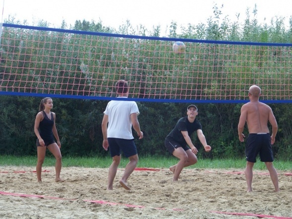 V Otwarty Turniej Plażowej Piłki Siatkowej Mikstów o Puchar Prezydenta Miasta Ostrołęki (24.08.2013) - zdjęcie #38 - eOstroleka.pl
