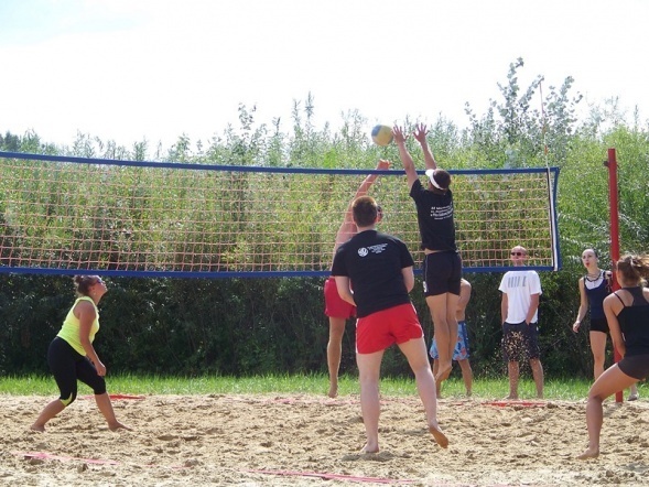 V Otwarty Turniej Plażowej Piłki Siatkowej Mikstów o Puchar Prezydenta Miasta Ostrołęki (24.08.2013) - zdjęcie #36 - eOstroleka.pl