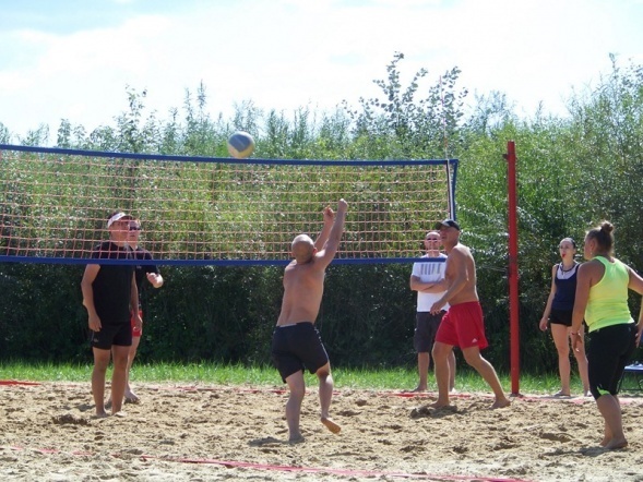 V Otwarty Turniej Plażowej Piłki Siatkowej Mikstów o Puchar Prezydenta Miasta Ostrołęki (24.08.2013) - zdjęcie #26 - eOstroleka.pl