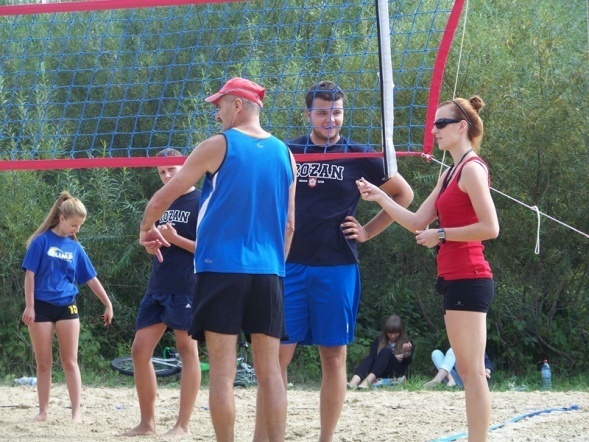 V Otwarty Turniej Plażowej Piłki Siatkowej Mikstów o Puchar Prezydenta Miasta Ostrołęki (24.08.2013) - zdjęcie #16 - eOstroleka.pl