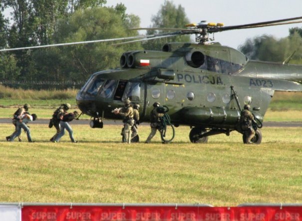 Międzynarodowe Pokazy Lotnicze Air Show Radom 2013 - zdjęcie #2 - eOstroleka.pl