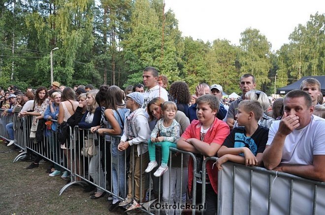 Formacja Nieżywych Schabuff i Happysad na zakończenie Miodobrania 2013 [26.08.2013] - zdjęcie #218 - eOstroleka.pl