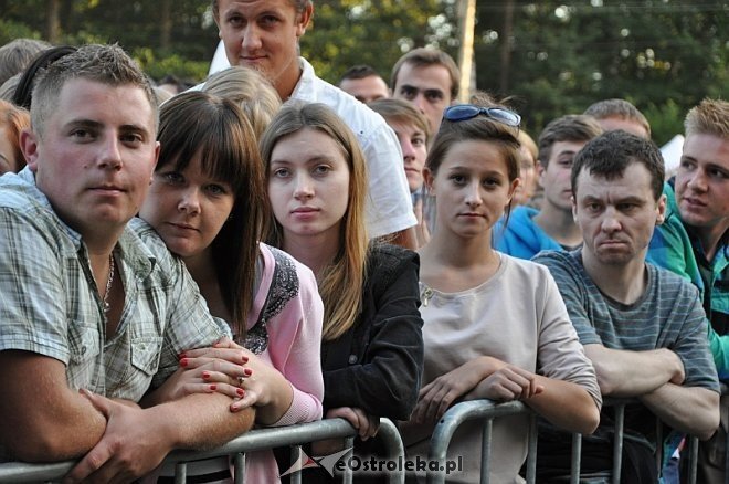 Formacja Nieżywych Schabuff i Happysad na zakończenie Miodobrania 2013 [26.08.2013] - zdjęcie #209 - eOstroleka.pl