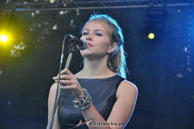 Formacja Nieżywych Schabuff i Happysad na zakończenie Miodobrania 2013 [26.08.2013] - zdjęcie #205 - eOstroleka.pl