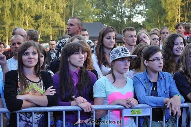 Formacja Nieżywych Schabuff i Happysad na zakończenie Miodobrania 2013 [26.08.2013] - zdjęcie #22 - eOstroleka.pl
