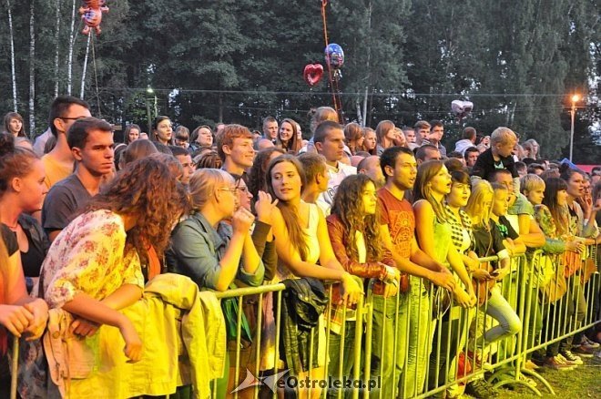 Formacja Nieżywych Schabuff i Happysad na zakończenie Miodobrania 2013 [26.08.2013] - zdjęcie #62 - eOstroleka.pl