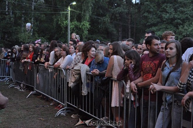 Formacja Nieżywych Schabuff i Happysad na zakończenie Miodobrania 2013 [26.08.2013] - zdjęcie #74 - eOstroleka.pl