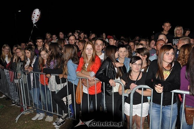 Formacja Nieżywych Schabuff i Happysad na zakończenie Miodobrania 2013 [26.08.2013] - zdjęcie #79 - eOstroleka.pl