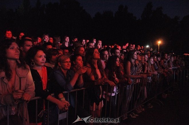 Formacja Nieżywych Schabuff i Happysad na zakończenie Miodobrania 2013 [26.08.2013] - zdjęcie #92 - eOstroleka.pl