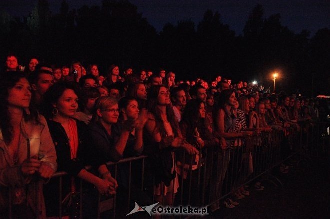 Formacja Nieżywych Schabuff i Happysad na zakończenie Miodobrania 2013 [26.08.2013] - zdjęcie #93 - eOstroleka.pl