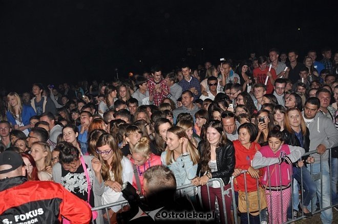 Formacja Nieżywych Schabuff i Happysad na zakończenie Miodobrania 2013 [26.08.2013] - zdjęcie #103 - eOstroleka.pl