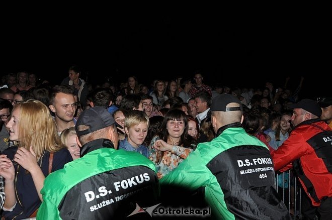 Formacja Nieżywych Schabuff i Happysad na zakończenie Miodobrania 2013 [26.08.2013] - zdjęcie #130 - eOstroleka.pl