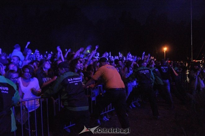 Formacja Nieżywych Schabuff i Happysad na zakończenie Miodobrania 2013 [26.08.2013] - zdjęcie #134 - eOstroleka.pl