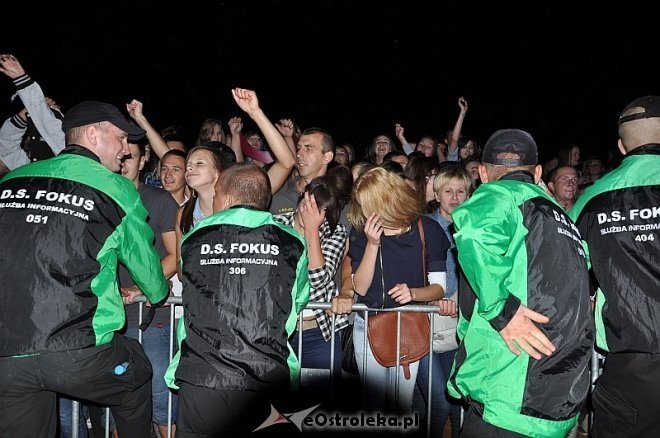 Formacja Nieżywych Schabuff i Happysad na zakończenie Miodobrania 2013 [26.08.2013] - zdjęcie #133 - eOstroleka.pl