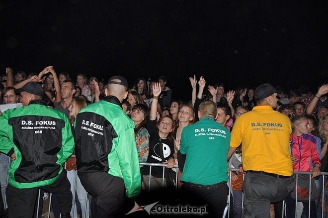 Formacja Nieżywych Schabuff i Happysad na zakończenie Miodobrania 2013 [26.08.2013] - zdjęcie #166 - eOstroleka.pl