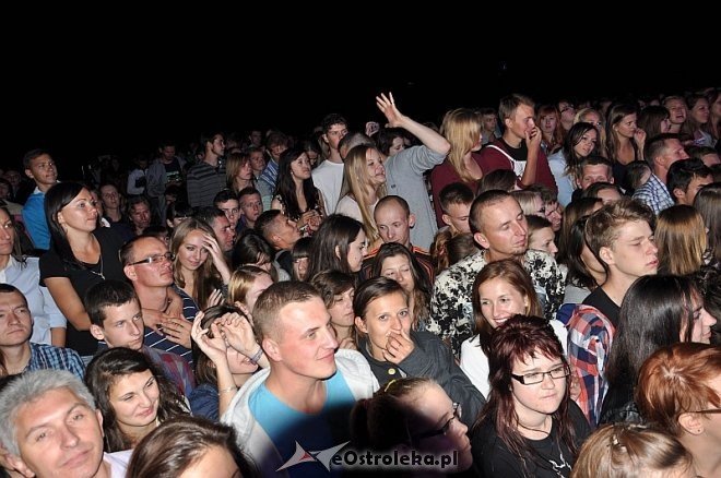 Formacja Nieżywych Schabuff i Happysad na zakończenie Miodobrania 2013 [26.08.2013] - zdjęcie #174 - eOstroleka.pl